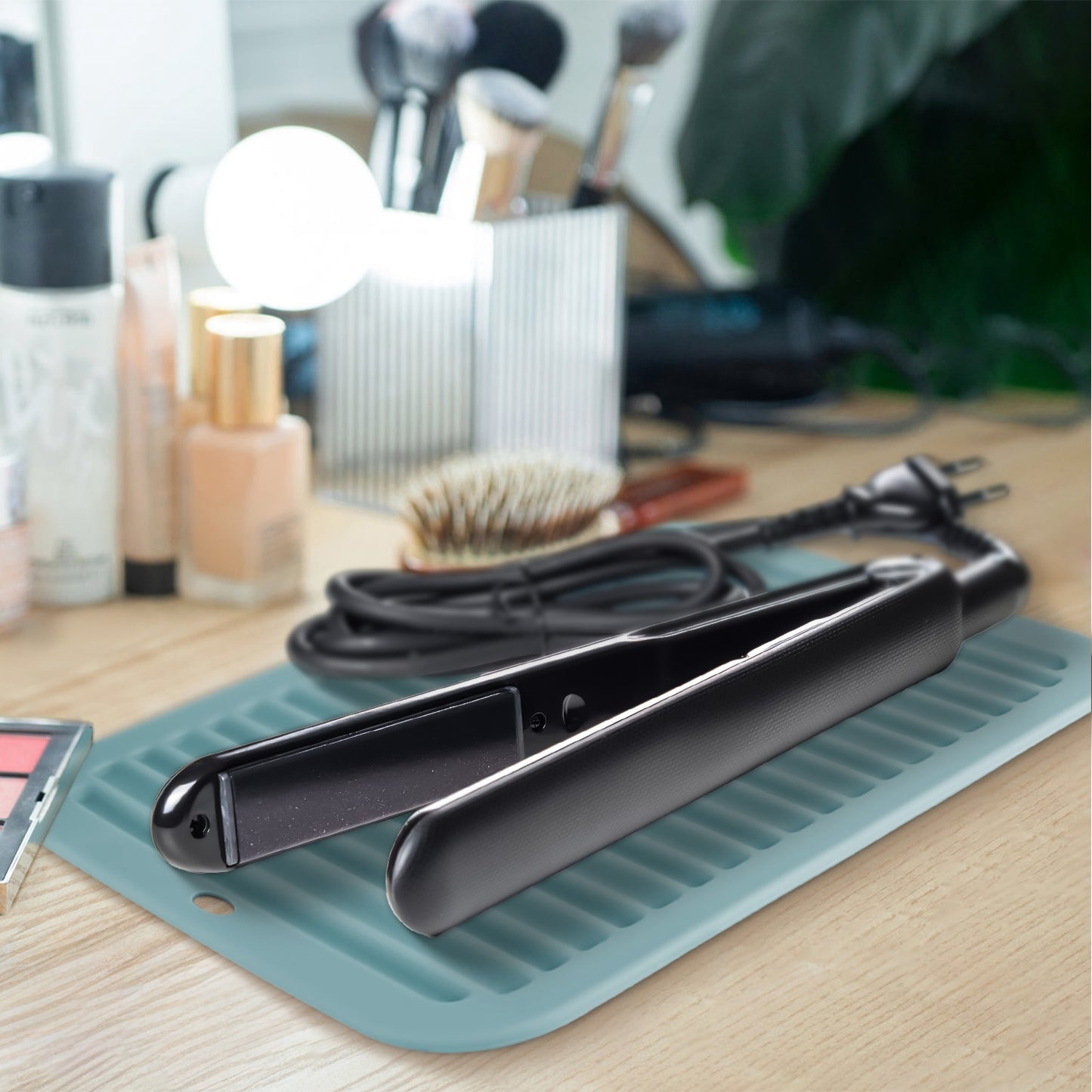 Heat Resistant Silicone Mat For Hot Hair Tools Portable Travel Silicone Mat and Cover For Flat Iron and Curling Iron Hair Straightener Hair Styling Tools 11.81x9.05in