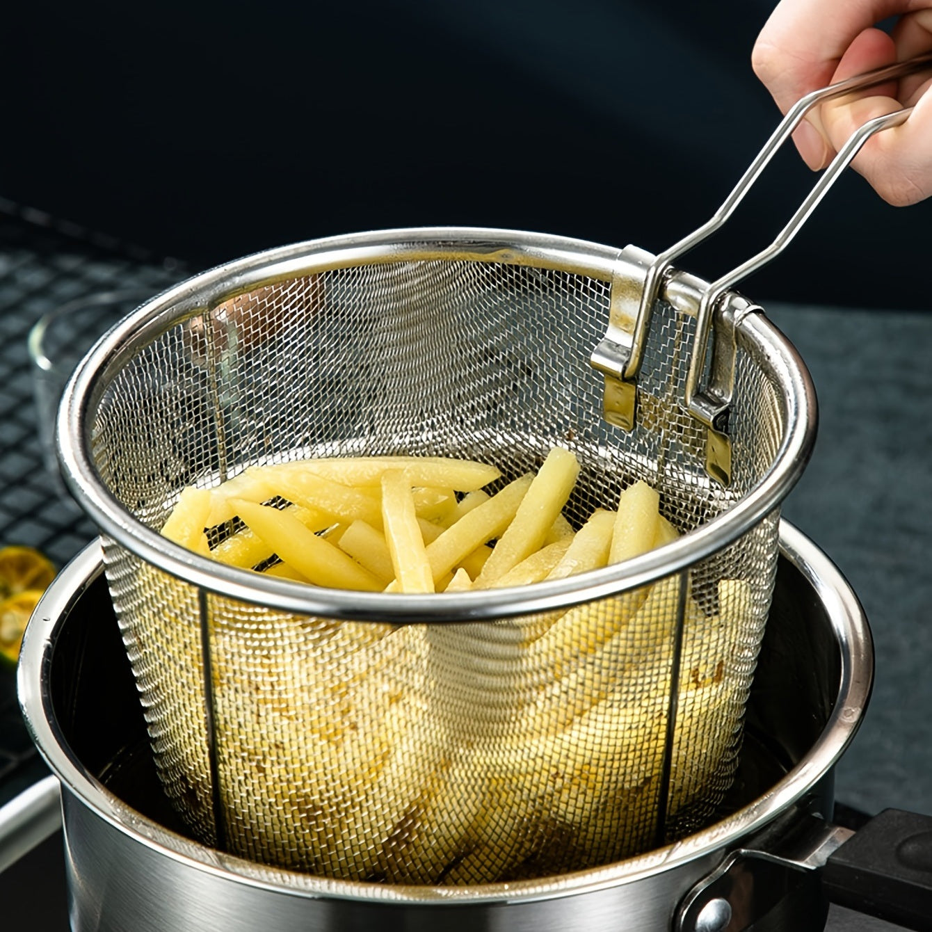 1pc Frying Strainer Basket Frying Net Hedge Noodle Spoon Frying Net Frying Basket Frying Leak Net French Fries Kitchen Foldable