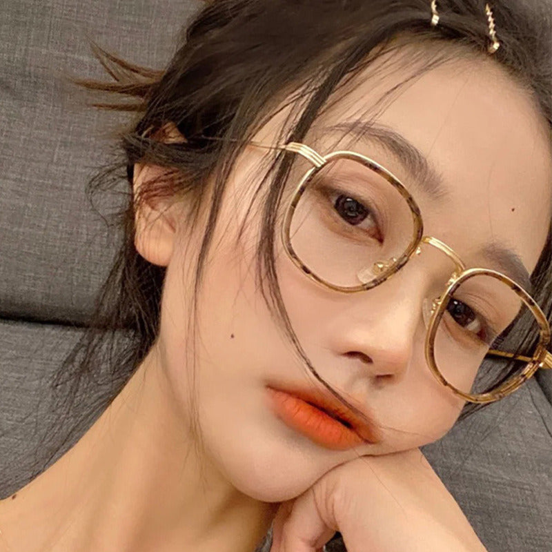 Round Anti-blue Light Glasses Women Fashion Frames Female Optical Glass Retro Spring Hinge Clear Lens Leopard Frame